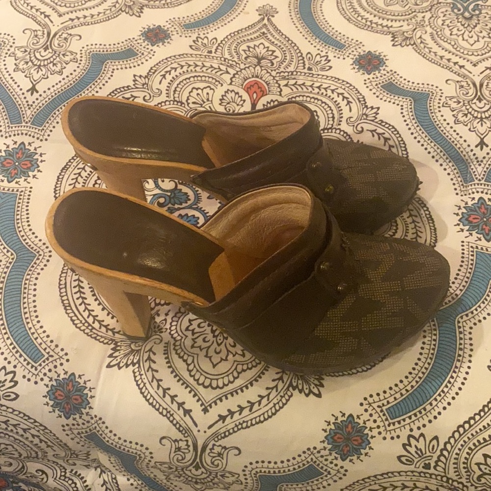 Michael K Shoes No Refund Final Sale View 2
